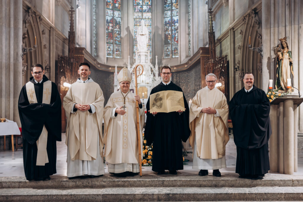 295 – Ewige Profess Frater Markus (c) Christoph Draxl -296