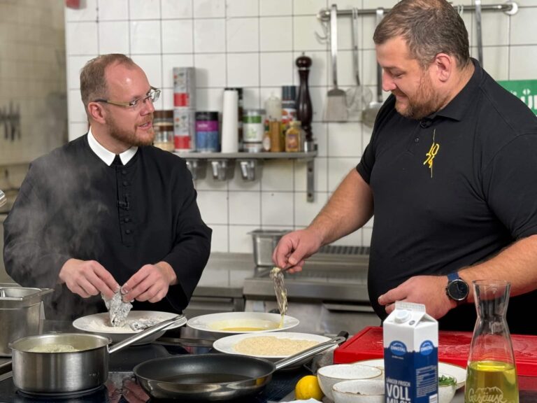 Ulli kocht Pater Josef