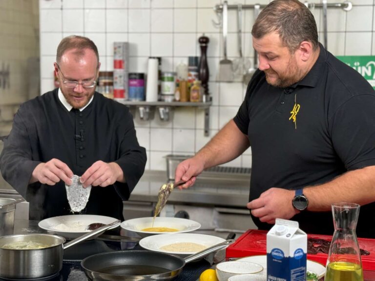 Ulli kocht Pater Josef
