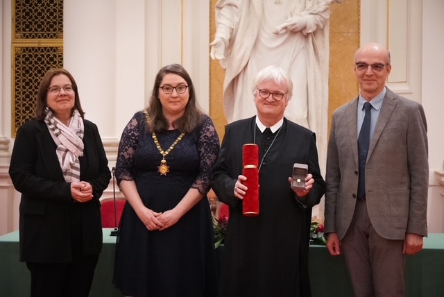 Verleihung ring Abt Gerhard