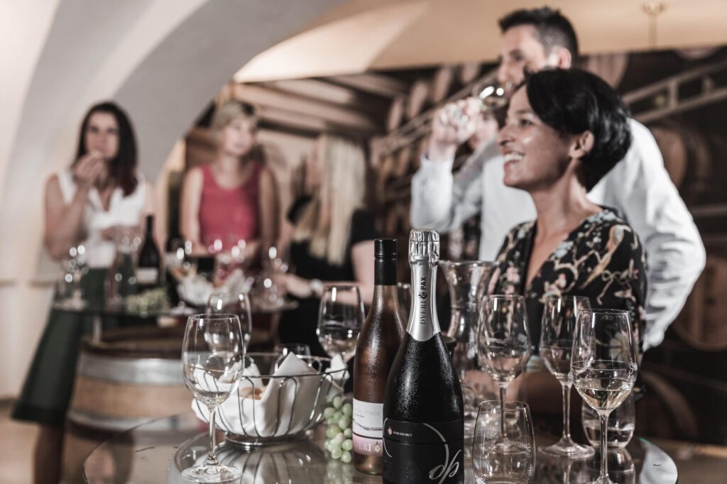 Weinverkostung_©Thomas-Sattler-scaled